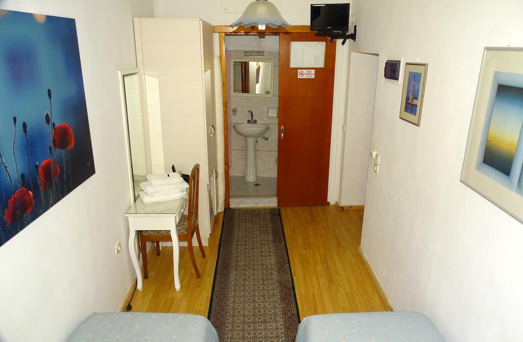 Anemones Rooms Chania  Bagian luar foto