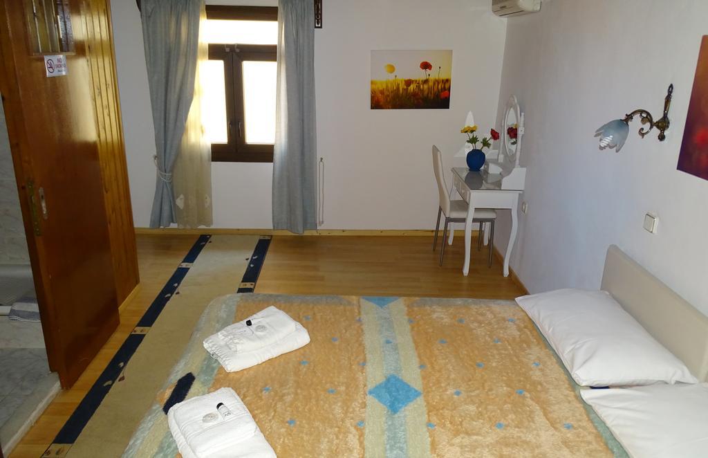 Anemones Rooms Chania  Bagian luar foto